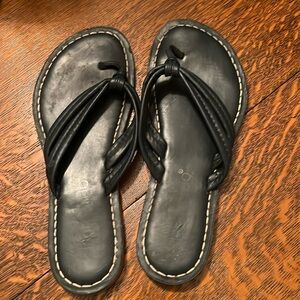 Miami Thong Sandal ~ size 9M ~ navy